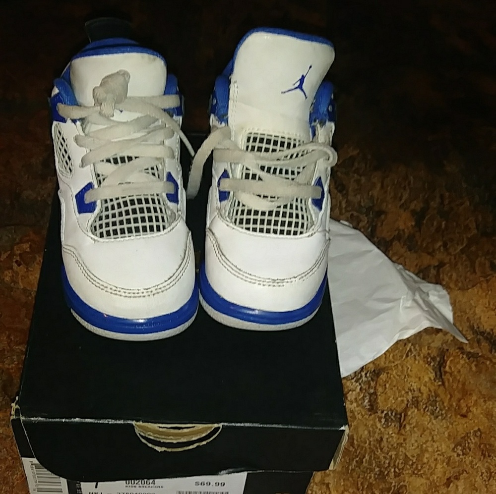 Sneakers